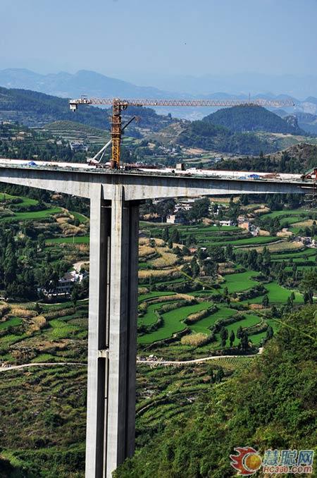 LY.COM-乐鱼(中国)塔机参与贵州仁赤高速项目施工